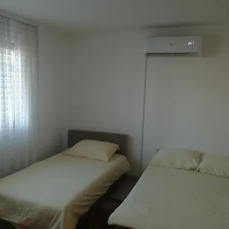 Sky Aman Manzil 펜션 사라예보